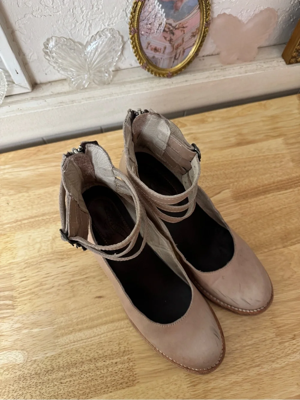 Freebird Randi Blush Leather Triple Buckle Block Heel Pumps Size 9 Indie Boho